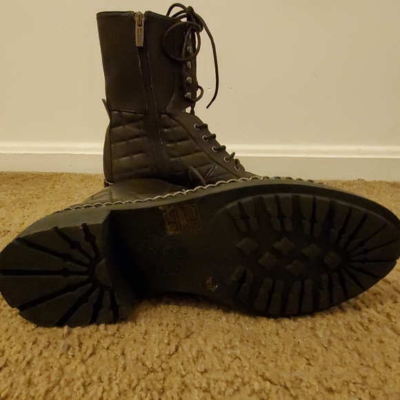 Boots - Picture 2 of 4